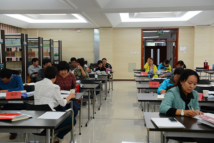 9月29日上午学校进行了教案检查