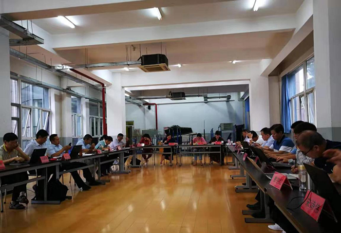 凝聚思想共识，强化职责担当——北京市第二十中学暑期干部工作会成功召开