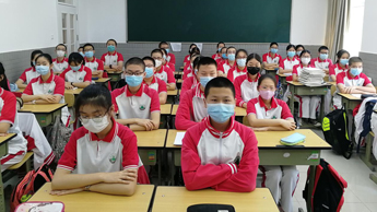 大手拉小手，别样开学显担当——北京市第二十中学初二年级返校复课第一天纪实