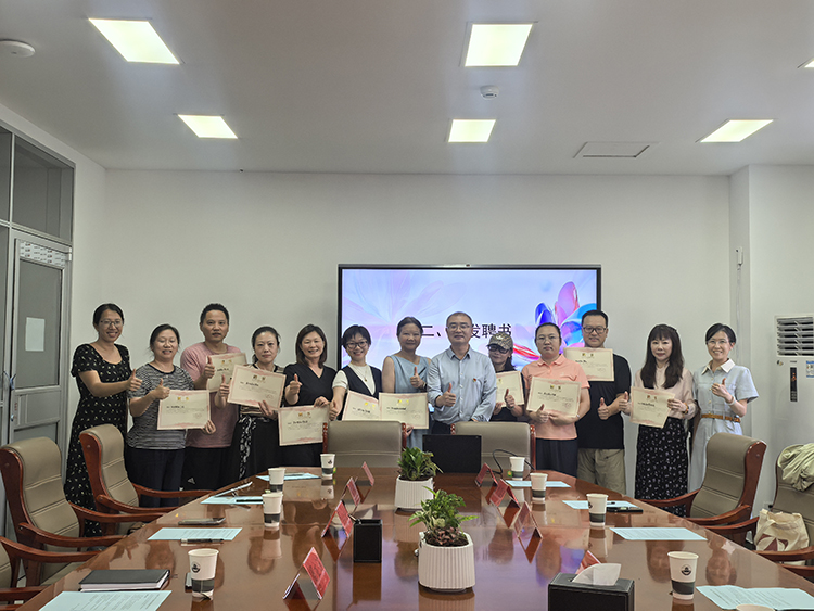 凝心聚力启新程，家校携手育英才——高二年级家长委员会正式成立