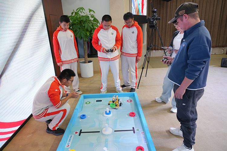 我校2025年人工智能挑战赛高中组赛事圆满落幕