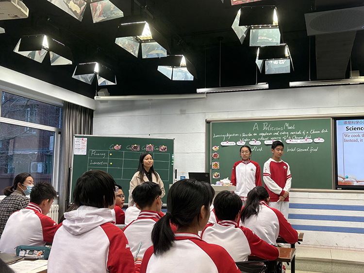 初中部英语教研室开展跨学科研究课：A Delicious Meal