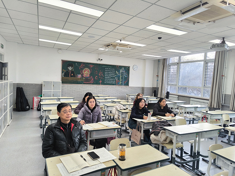 我校开展2025年新入职教师录像课评审活动