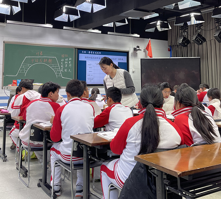 从文字到匠心——初中部语文教研室开展“中国石拱桥”跨学科研究课