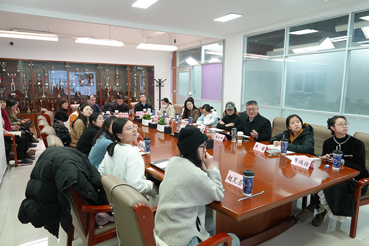 “树立教育理想，品味职业幸福”——举办新入职教师座谈会