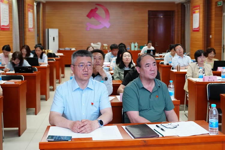凝心聚力促提升，砥砺奋进启新程——2025-2026学年学校党支部述职会
