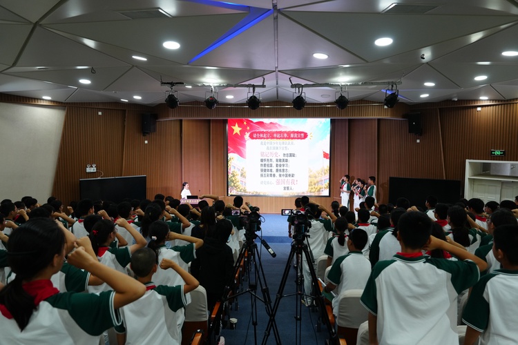 铭记九一八，科技铸山河，少年当自强——我校初一年级开展九一八思政教育课